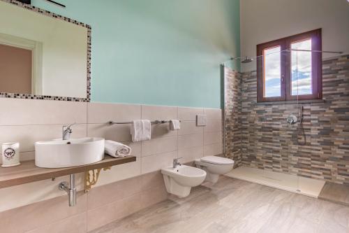 bagno-con-doccia-trilocale-primo-piano