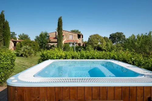 piscina-giardino-casale-58e29275