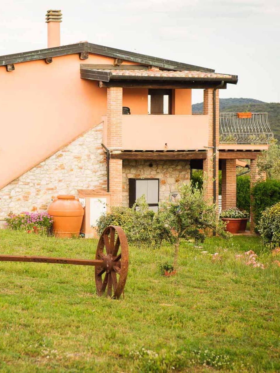 La casa degli ulivi con appartamenti bilocali e trilocali